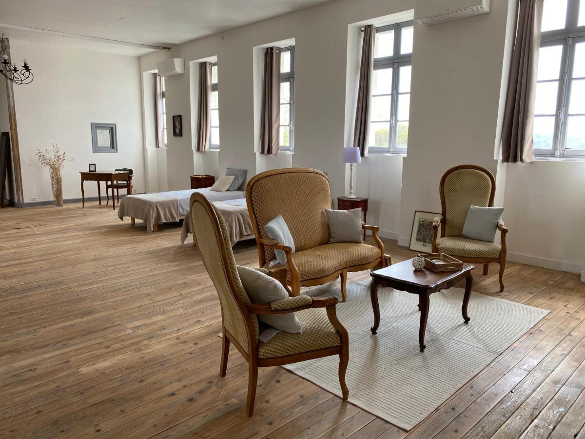Bed and Breakfast Demeure De Kergoguen Plougonver Esterno foto