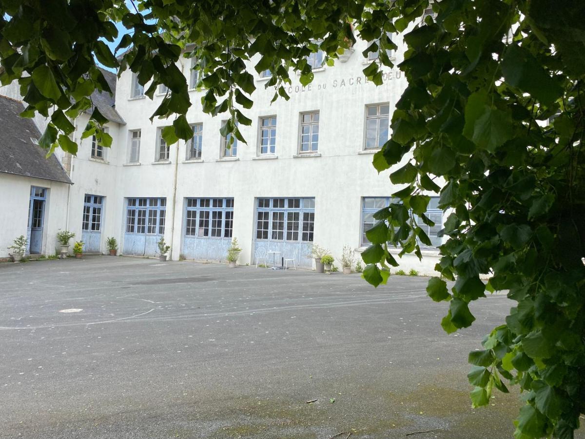 Bed and Breakfast Demeure De Kergoguen Plougonver Esterno foto